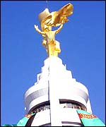 Statue of Saparmurad Niyazov