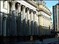 Glasgow's Gallery of Modern Art (picture courtesy of freefoto.com)