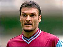 Turkish international Alpay Ozalan