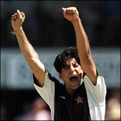 Akram traps Ricky Ponting lbw in a Carlton and United Breweries one-day game against Australia in Sydney in 2000