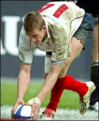 Aurelien Rougerie touches down for the fourth try of the match