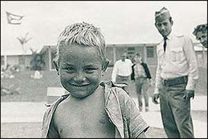 Camilo Cienfuegos School, Cuba, 1959 (Courtesy of The Museum f�r Kunst und Gewerbe)