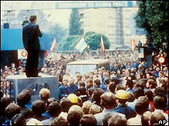 Man addressing rally of striking shipyard workers at Lenin Shipyards, Gdansk
