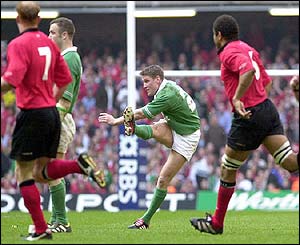 Replacement Ronan O'Gara's drop goal clinches a dramatic win for Ireland