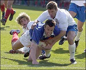 Damien Traille dives over to score France's second try