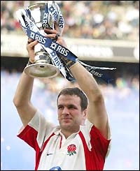 Martin Johnson lifts the Six Nations trophy 