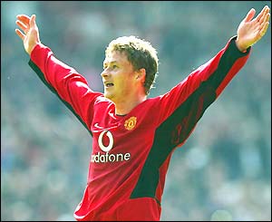 Ole Gunnar Solskjaer scores in injury time