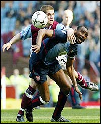 Gudjonsson battles hard to peg back Arsenal captain Patrick Vieira