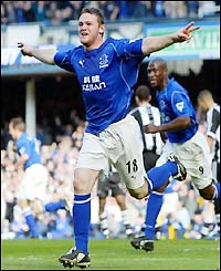 Rooney opens the scoring after 18 minutes to put Everton 1-0 up