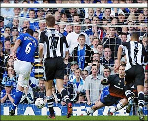 Unsworth scores from the spot to seal the 2-1 win