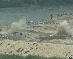 Explosions on the bank of the river Tigris 