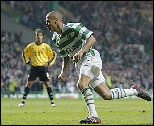 Henrik Larsson celebrates scoring Celtic's equaliser