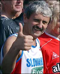 Slovakian Prime Minister Mikulas Dzurinda Prime Minister to run the London Marathon 