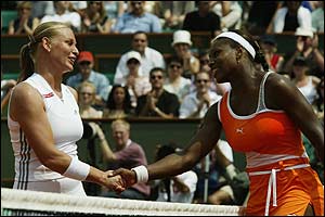 Serena Williams defeats Barbara Schett 