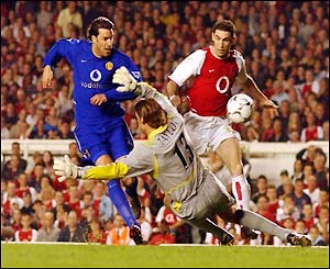 Ruud van Nistelrooy scores Manchester United's first goal against Arsenal at Highbury 