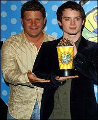 Sean Astin and Elijah Wood