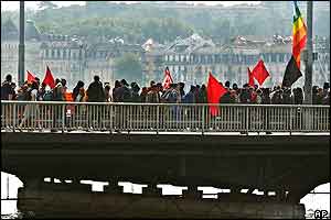 Protesters on Mont Blanc Bridge, Geneva