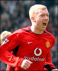 Paul Scholes celebrates his brace for Man Utd against Blackburn