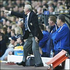 Leeds caretaker-boss Peter Reid shouts orders from the bench