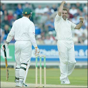 Heath Streak is dismissed by Richard Johnson