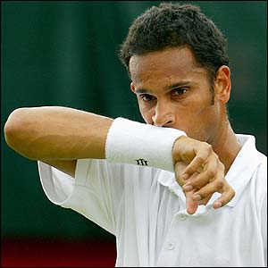 Parmar shows his disappointment after the loss to Bogdanovic