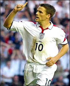Michael Owen celebrates his equalising penalty
