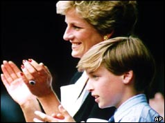 Princess Diana and Prince William watch Wimbledon in 1994