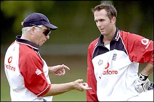 England coach Duncan Fletcher chats with Michael Vaughan 