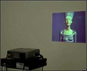 Egyptian bust of Nefertiti by Little Warsaw