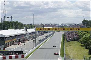 Schumacher starts to close the gap on brother Ralf at the head of the field