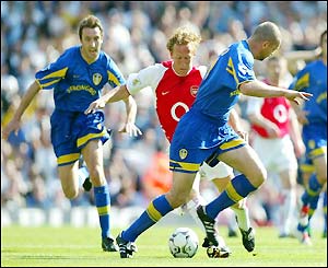 Ray Parlour shapes to shoot