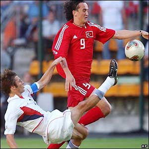 Turkey's Tuncay Sanli works hard to impress on his first time in a Turkey shirt