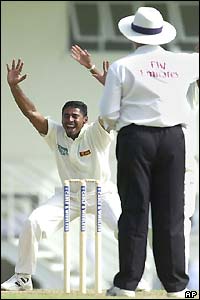 Chaminda Vaas appeals successfully for the wicket of Daren Ganga