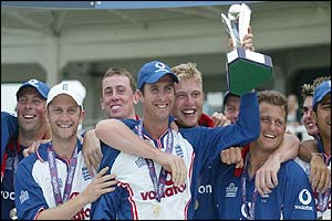 England's players hold the NatWest Challenge trophy aloft