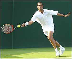Arvind Parmar falls at the first hurdle at Wimbledon losing in straight sets to Sjeng Schalken