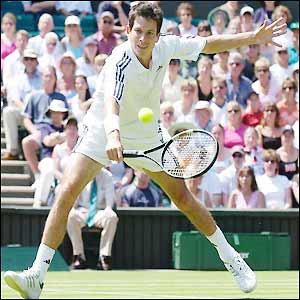 Henman looks relaxed in the opening games of the first set