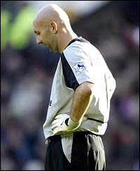 A disconsolate Fabien Barthez