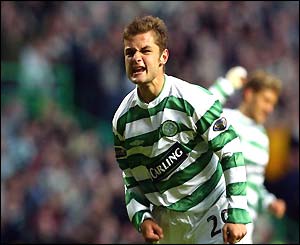 Shaun Maloney slots the ball past Speroni