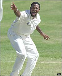 West Indies bowler Corey Collymore successfully appeal LBW on Sri Lanka's batsman Sanath Jayasuriya 