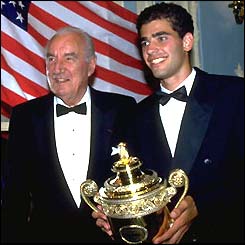 Pete Sampras poses with Wimbledon great Fred Perrt