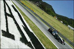 Coulthard can't match team-mate Raikkonen to slot into ninth place