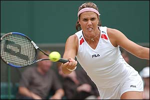 Jennifer Capriati takes the first set 