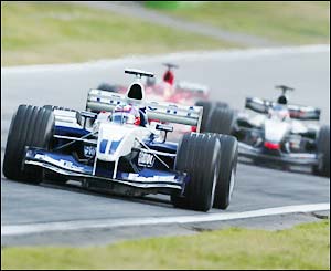 Motoya takes over the lead from Schumacher 