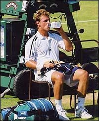 David Nalbandian takes a well earned rest 