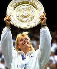Navratilova wins her last Wimbledon final in 1990 