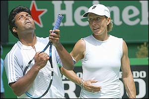 Martina Navratilova and Leander Paes win the mixed doubles in Australia 