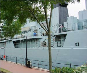 The ship weighs 3,500 tonnes