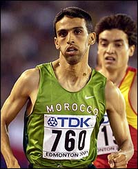Hicham El Guerrouj underlined his status as the top 1500m runner in the world by clinching his third world title 