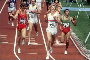 Steve Cram crosses the finishing line to win the 1500 metres final 
