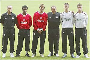 Liverpool's assistant manager with new signing Harry Kewell manager Gerard Houllier, and Steve Finnan